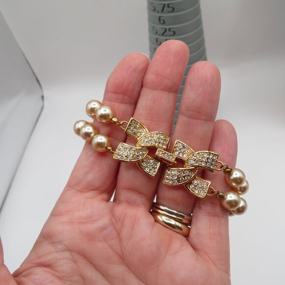 Kenneth Jay Lane Faux Pearl Bracelet Gold Tone Rhinestone Clasp - Picture 7 of 9